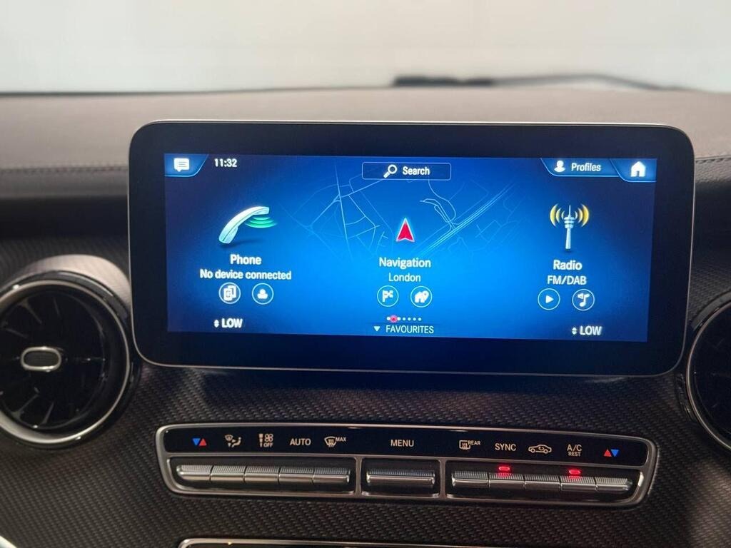 
								2023 Mercedes-Benz V Class 2.0 V300d AMG Line G-Tronic+ full									