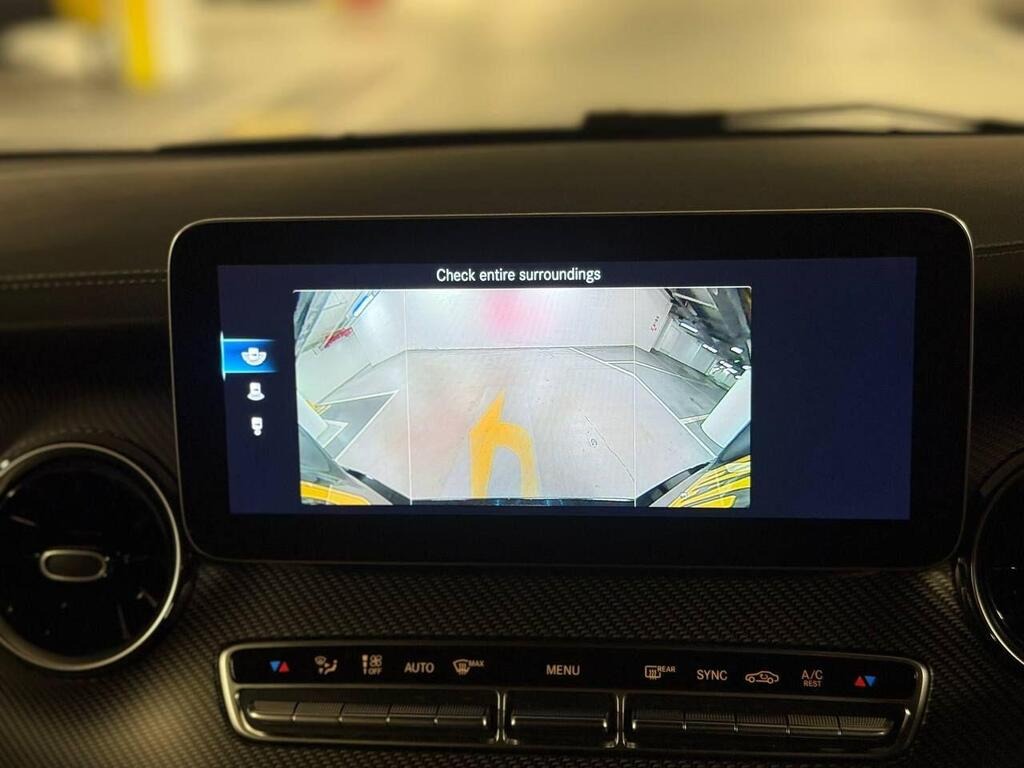 
								2023 Mercedes-Benz V Class 2.0 V300d AMG Line G-Tronic+ full									