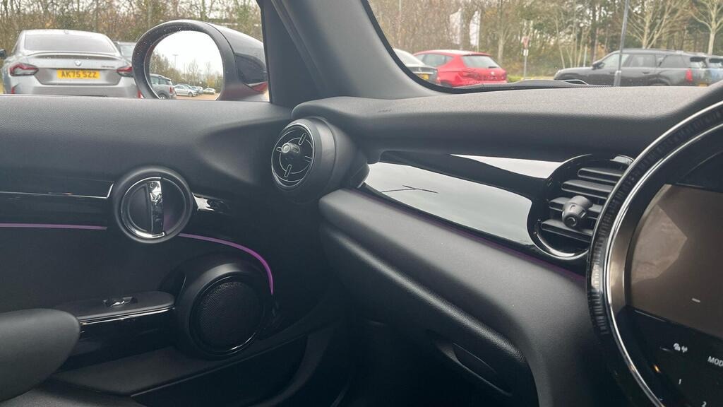 
								2023 MINI Hatch 1.5 Cooper Sport Steptronic full									