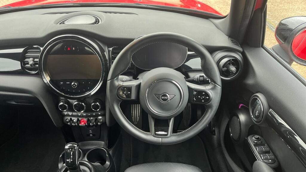 
								2023 MINI Hatch 1.5 Cooper Sport Steptronic full									
