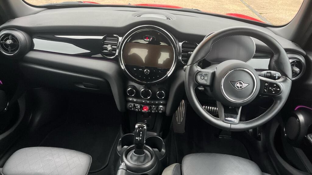 
								2023 MINI Hatch 1.5 Cooper Sport Steptronic full									