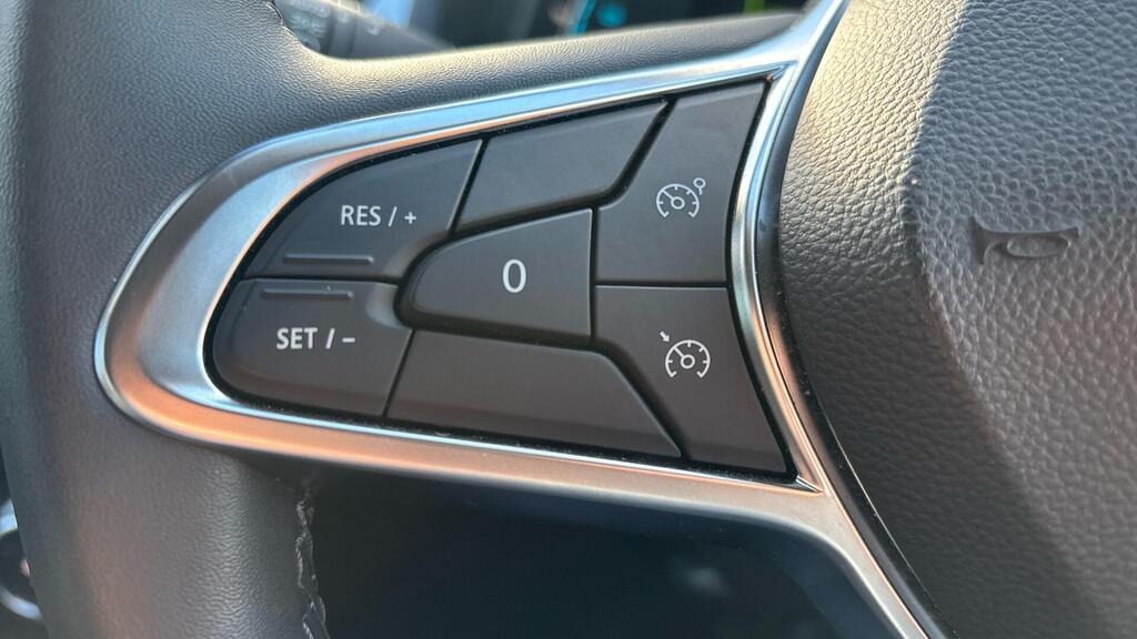 
								2023 Renault Captur 1.6 E-TECH evolution Auto full									