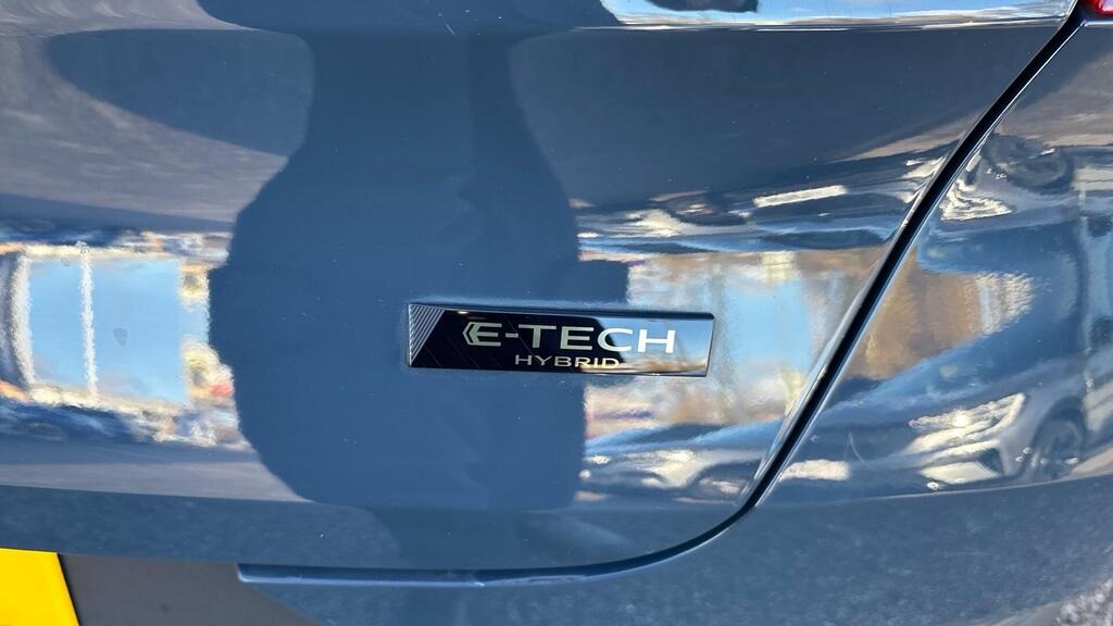 
								2023 Renault Captur 1.6 E-TECH evolution Auto full									