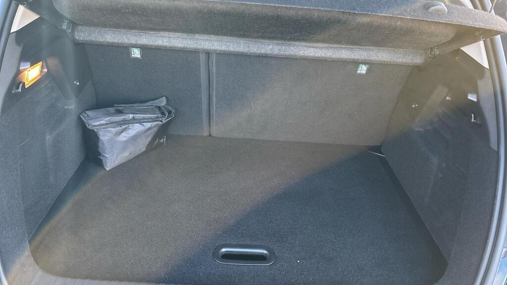 
								2023 Renault Captur 1.6 E-TECH evolution Auto full									