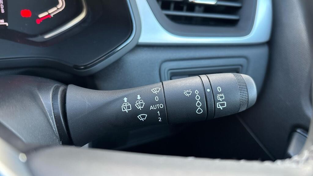 
								2023 Renault Captur 1.6 E-TECH evolution Auto full									