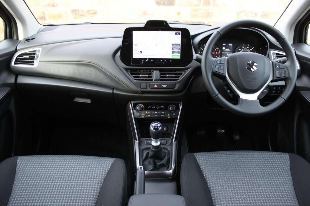 
								2025 Suzuki S-Cross 1.4 Boosterjet MHEV Motion full									