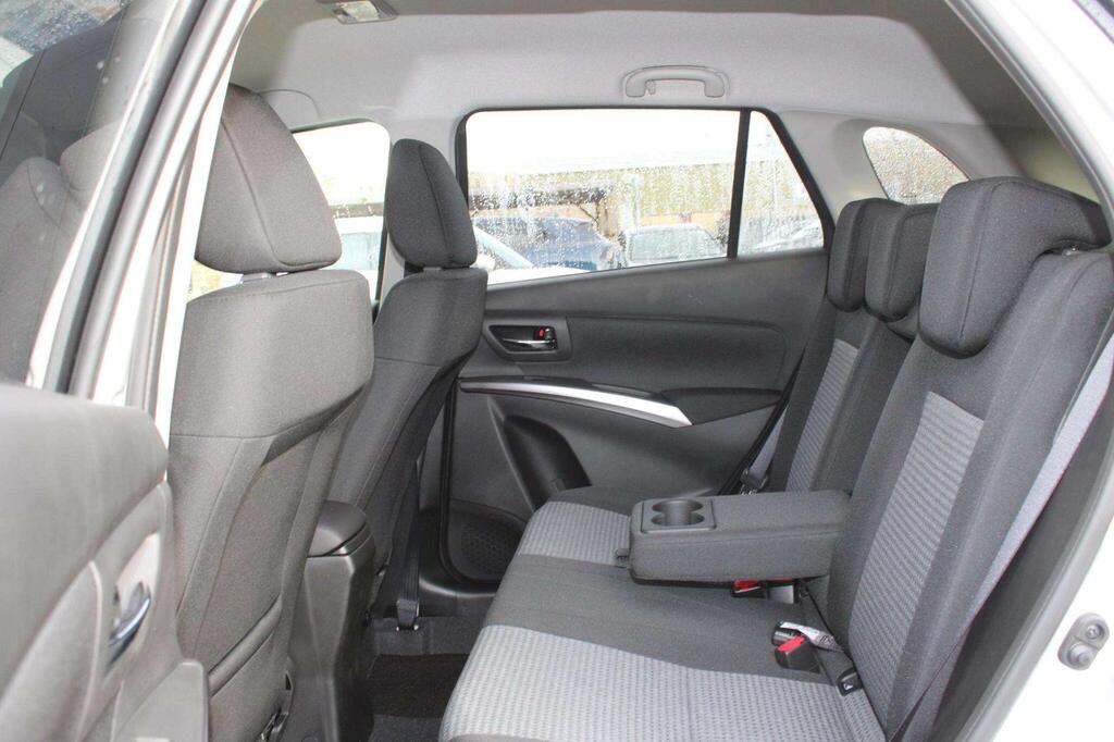 
								2025 Suzuki S-Cross 1.4 Boosterjet MHEV Motion full									