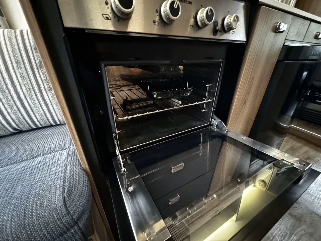 
								2017 Swift Escape 622 full									