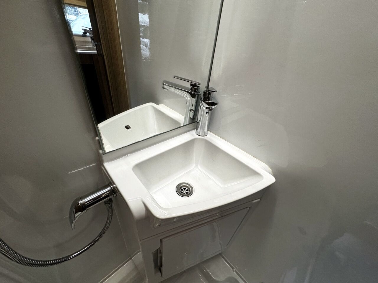 
								2017 Swift Escape 622 full									