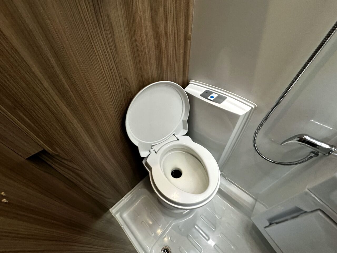 
								2017 Swift Escape 622 full									