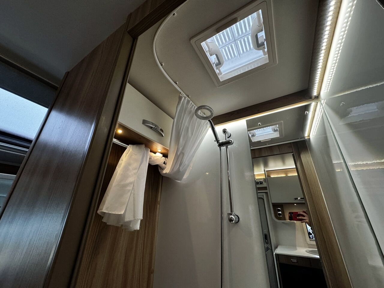 
								2017 Swift Escape 622 full									