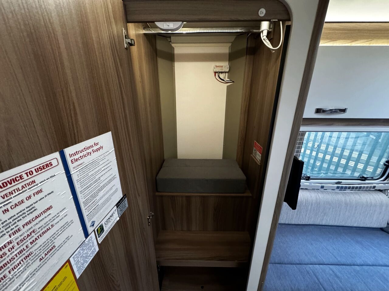 
								2017 Swift Escape 622 full									