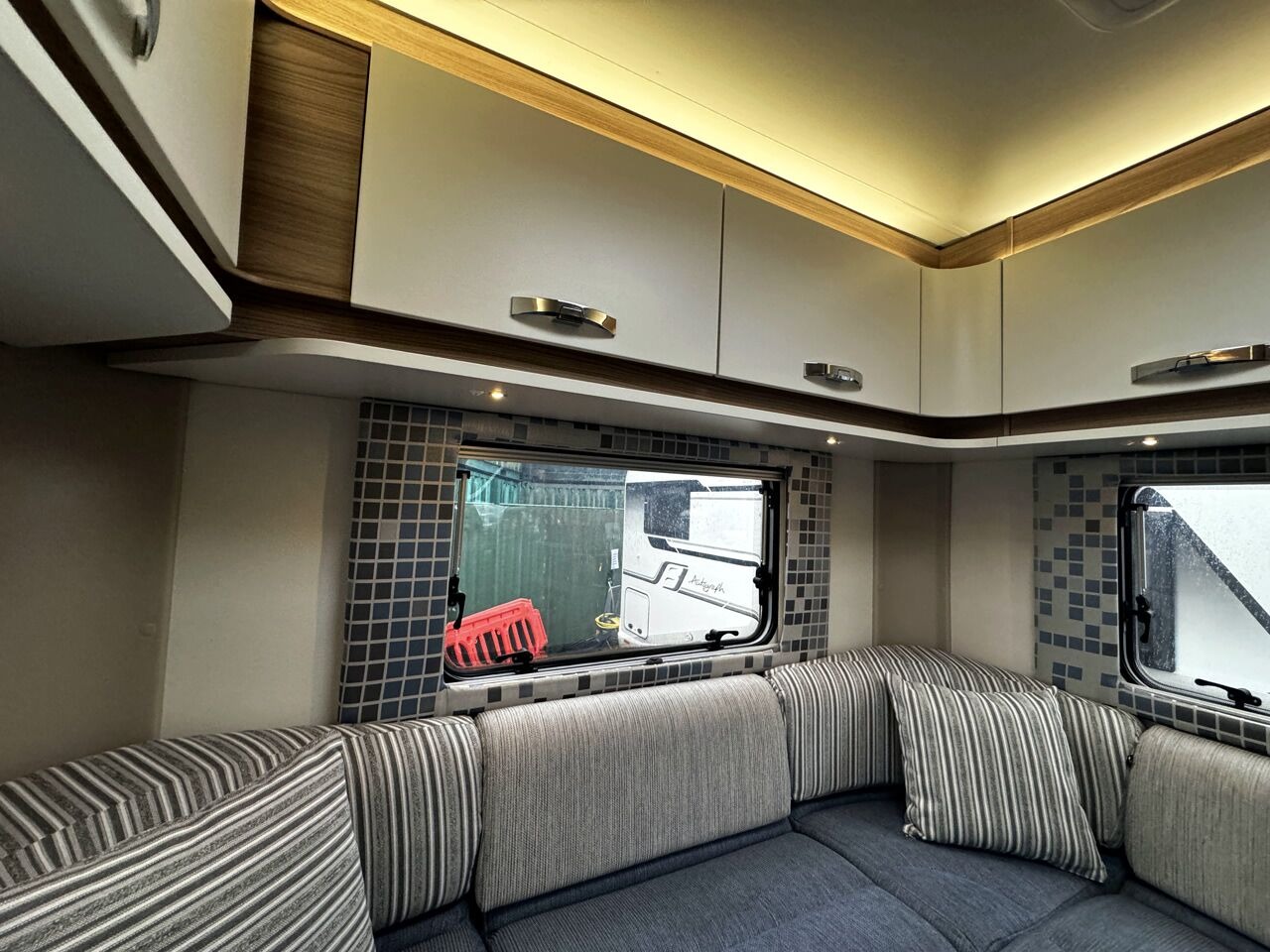 
								2017 Swift Escape 622 full									