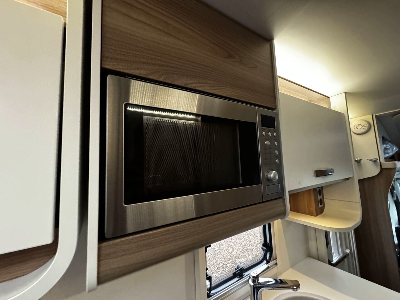 
								2017 Swift Escape 622 full									