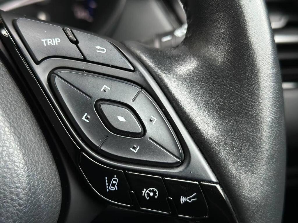 
								2021 Toyota C-HR 2.0 VVT-h Orange Edition CVT full									