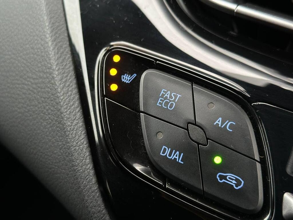 
								2021 Toyota C-HR 2.0 VVT-h Orange Edition CVT full									