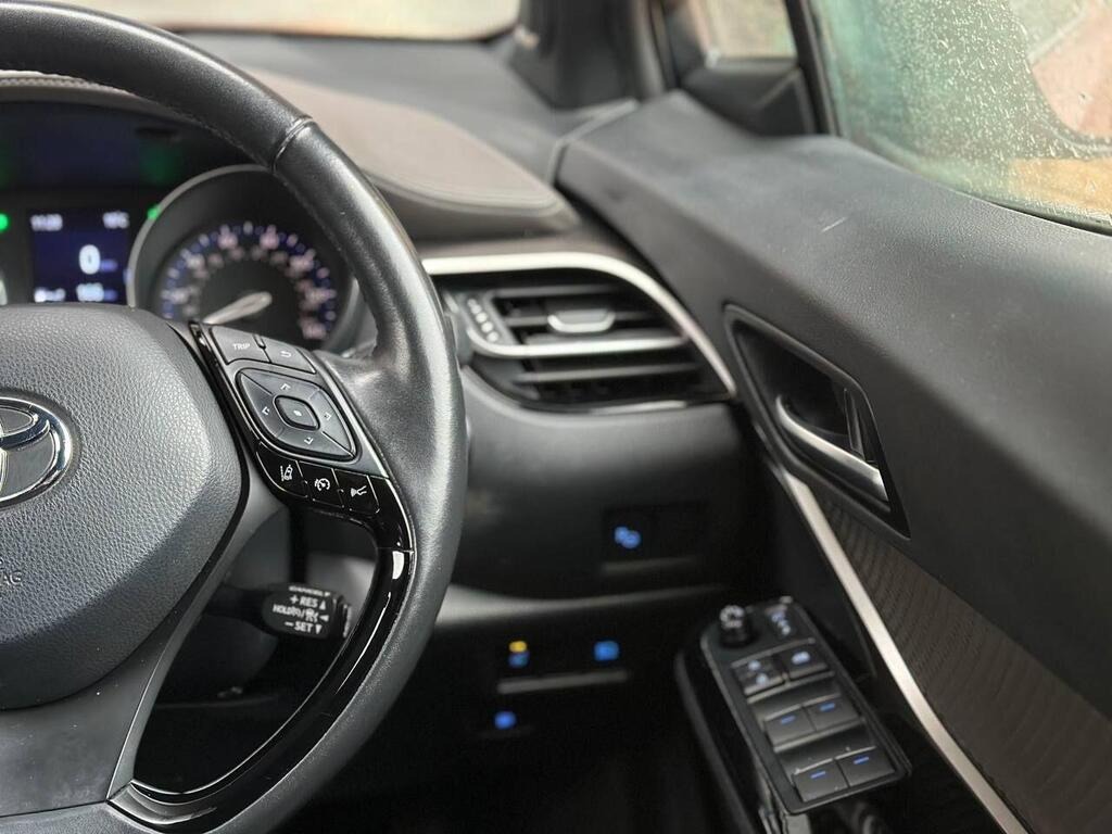 
								2021 Toyota C-HR 2.0 VVT-h Orange Edition CVT full									