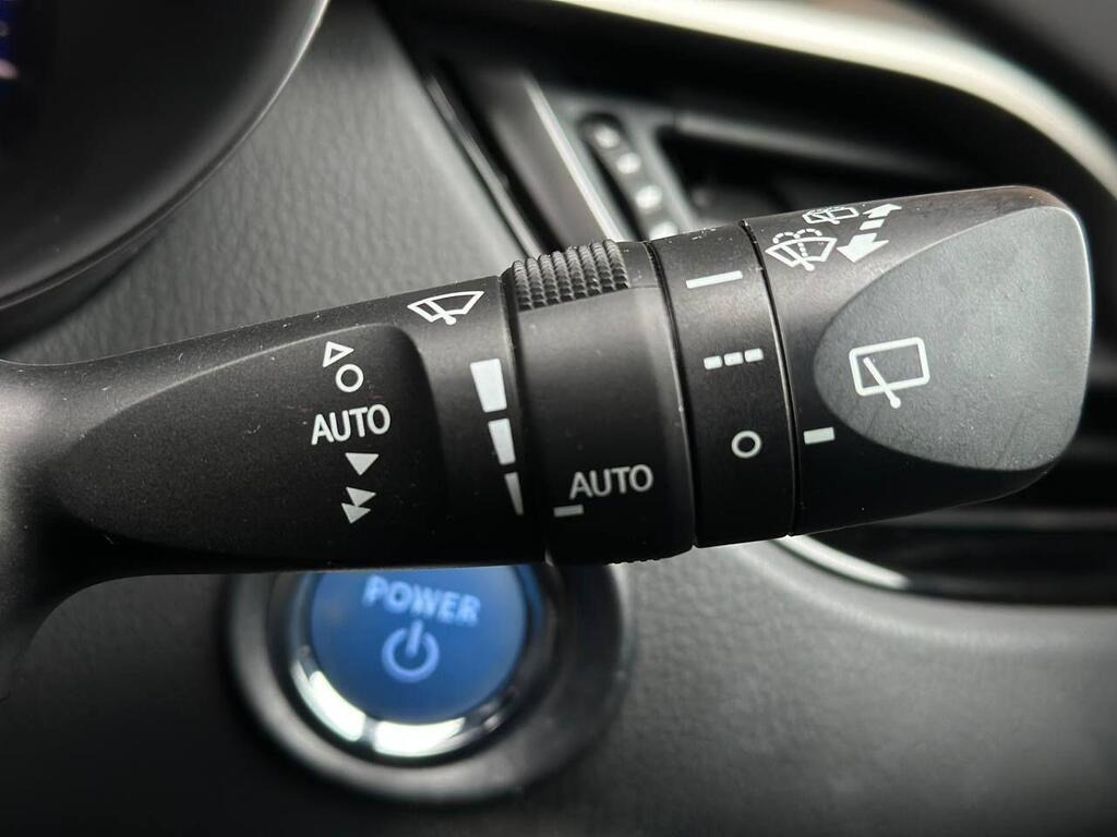 
								2021 Toyota C-HR 2.0 VVT-h Orange Edition CVT full									