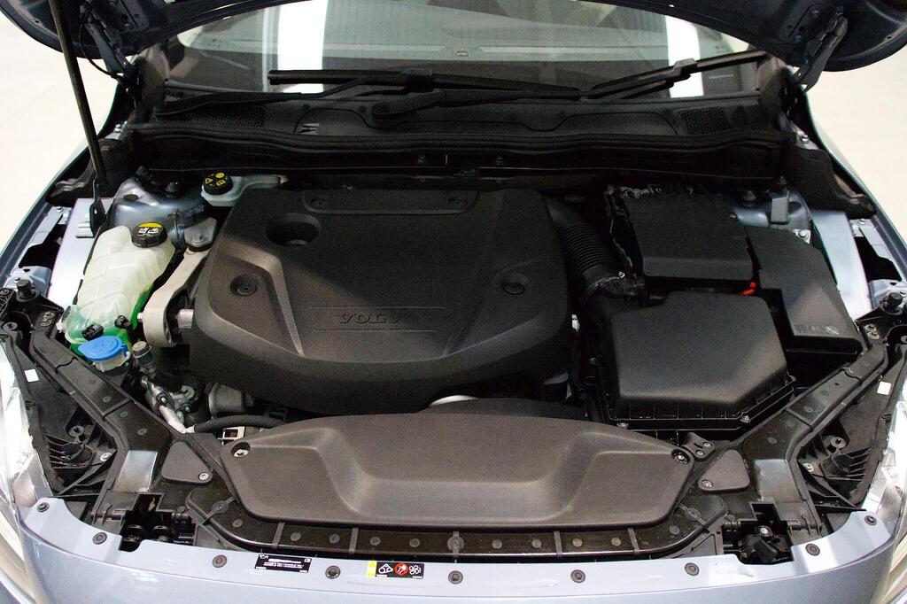 
								2016 Volvo V40 Cross Country 2.0 D3 full									