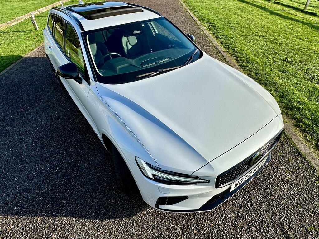 
								2022 Volvo V60 2.0h T6 Recharge 18.8kWh Ultimate Auto AWD full									