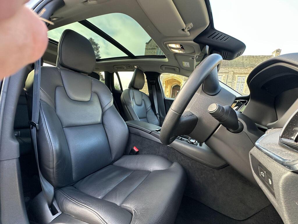 
								2022 Volvo V60 2.0h T6 Recharge 18.8kWh Ultimate Auto AWD full									