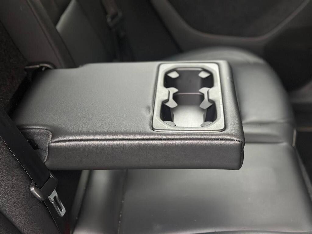 
								2021 Volvo XC40 Recharge Twin 78kWh Auto AWD full									