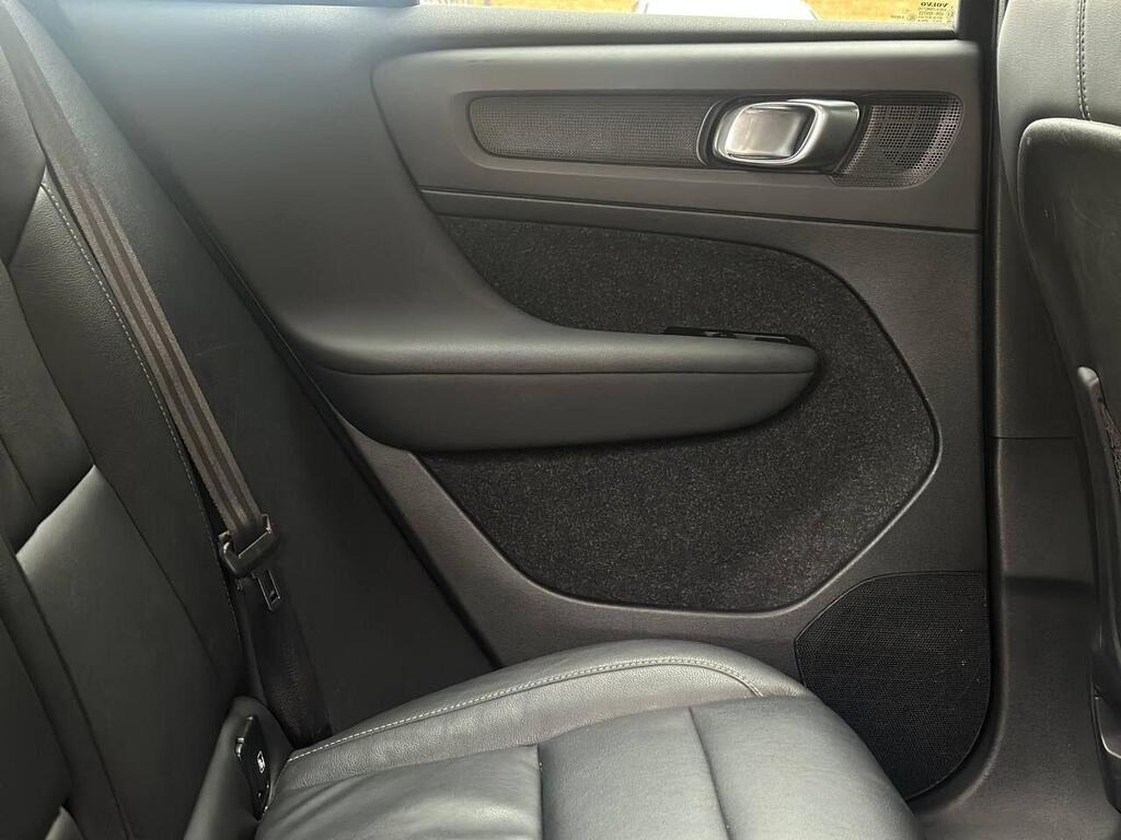 
								2021 Volvo XC40 Recharge Twin 78kWh Auto AWD full									