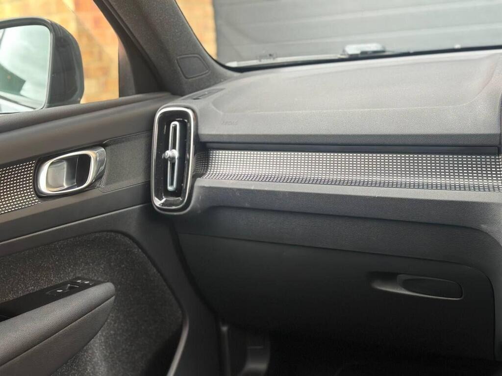 
								2021 Volvo XC40 Recharge Twin 78kWh Auto AWD full									