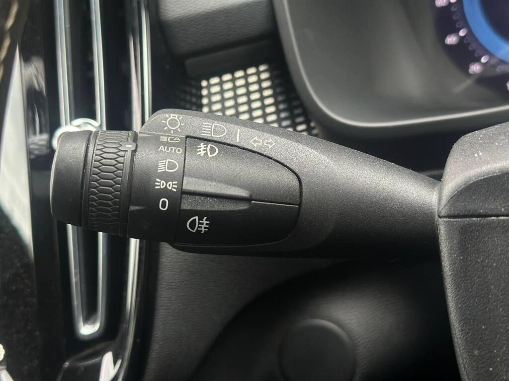 
								2021 Volvo XC40 Recharge Twin 78kWh Auto AWD full									