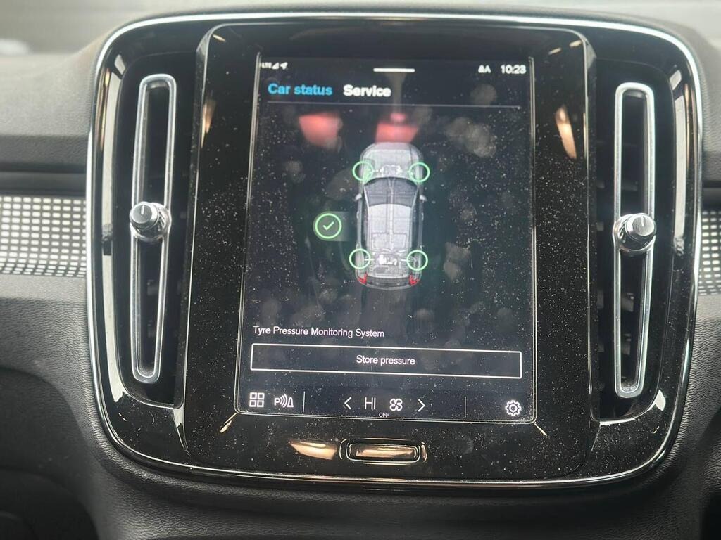 
								2021 Volvo XC40 Recharge Twin 78kWh Auto AWD full									