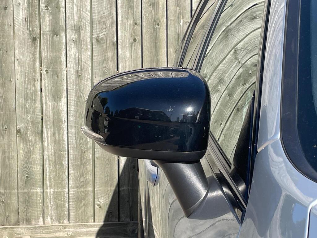 
								2020 Volvo XC60 2.0 B5 MHEV R-Design full									