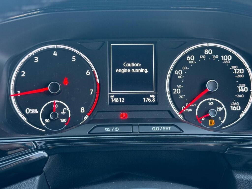 
								2021 Volkswagen T-Cross 1.0 TSI Black Edition full									