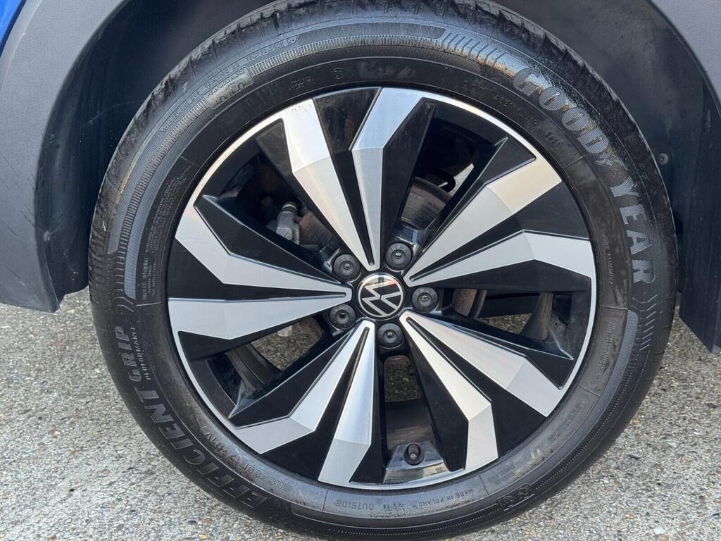 
								2021 Volkswagen T-Cross 1.0 TSI Black Edition full									