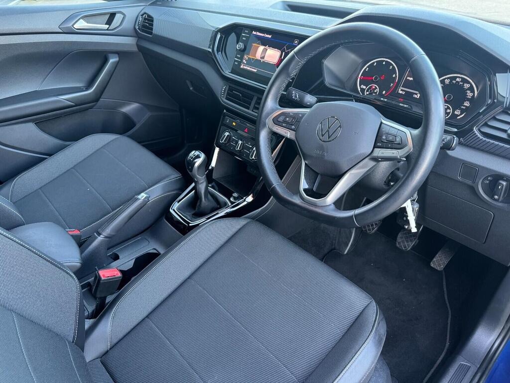 
								2021 Volkswagen T-Cross 1.0 TSI Black Edition full									