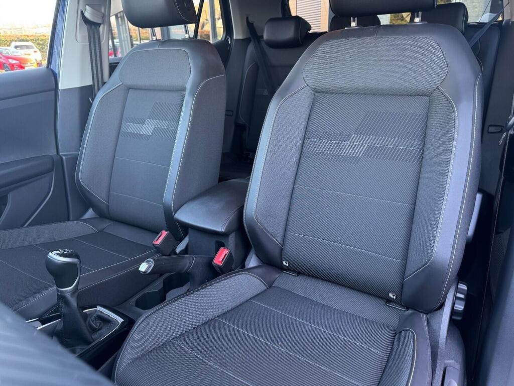 
								2021 Volkswagen T-Cross 1.0 TSI Black Edition full									