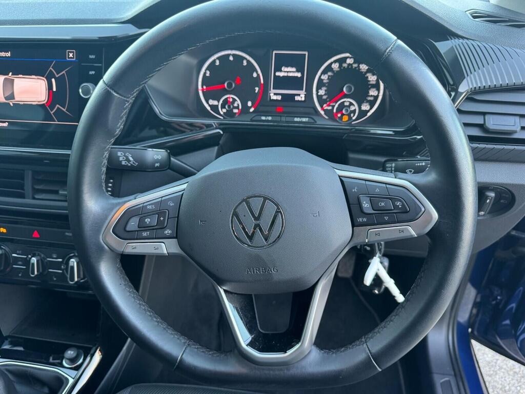 
								2021 Volkswagen T-Cross 1.0 TSI Black Edition full									