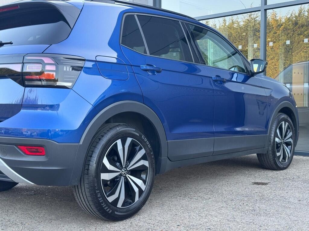 
								2021 Volkswagen T-Cross 1.0 TSI Black Edition full									