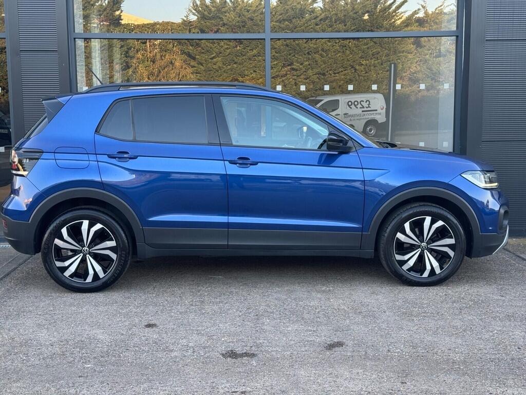 
								2021 Volkswagen T-Cross 1.0 TSI Black Edition full									