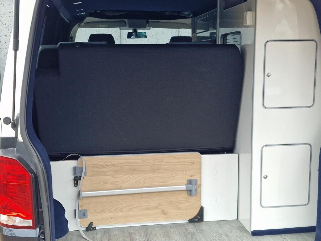 
								2024 Volkswagen Transporter 2.0 TDI 110 Highline full									