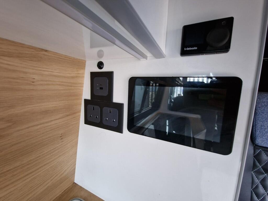 
								2024 Volkswagen Transporter 2.0 TDI 110 Highline full									