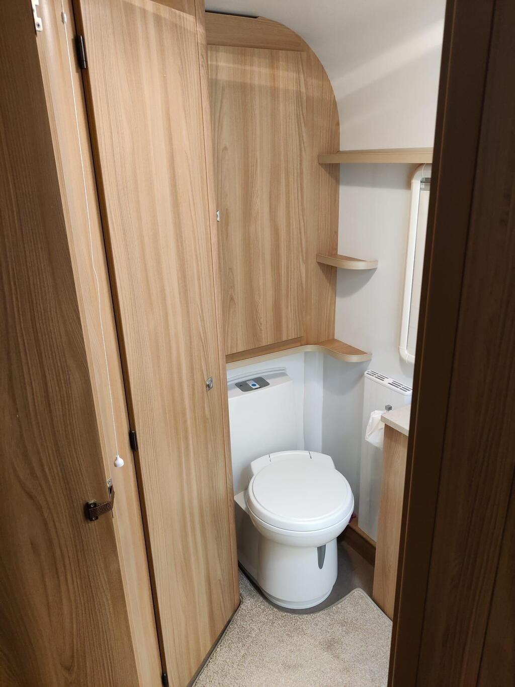 
								2016 Bailey Seville Unicorn 3 Berth 2 full									