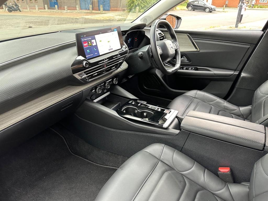 
								2022 Citroen C5 X 1.2 PureTech Shine EAT8 full									