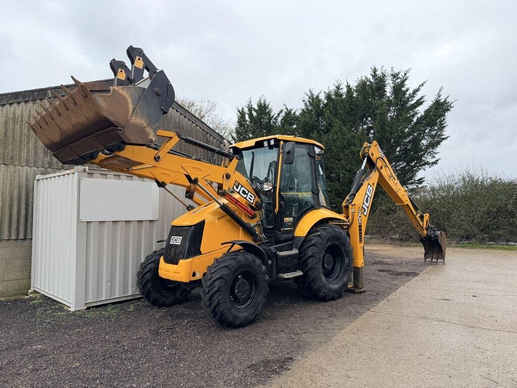 
								2021 JCB 3CX PRO full									