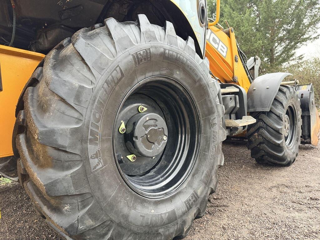 
								2021 JCB 3CX PRO full									