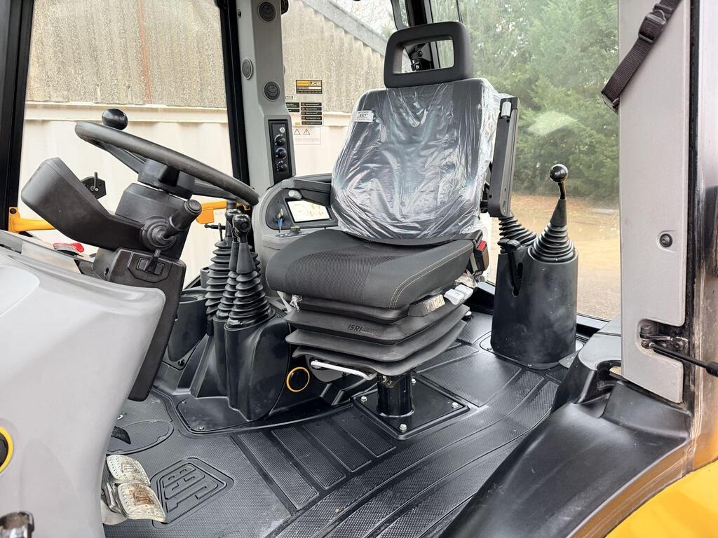 
								2021 JCB 3CX PRO full									