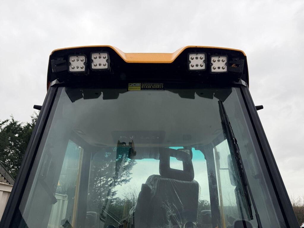 
								2021 JCB 3CX PRO full									