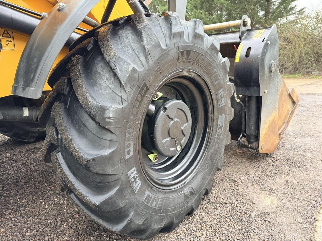 
								2021 JCB 3CX PRO full									