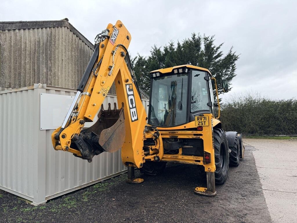 
								2021 JCB 3CX PRO full									
