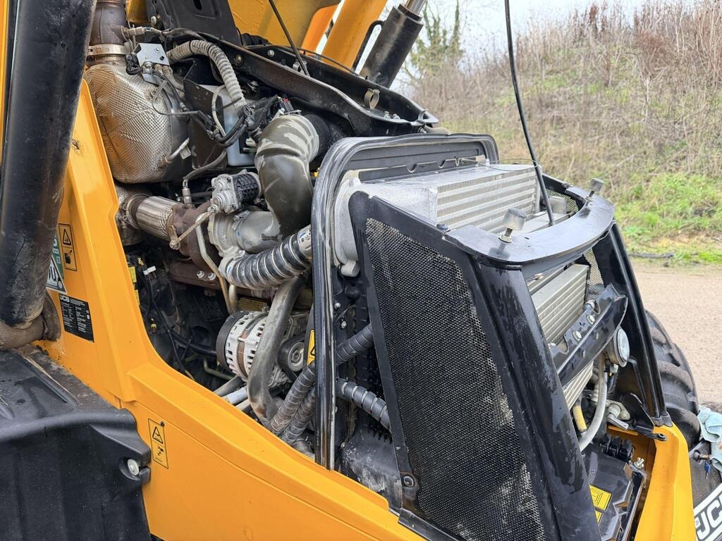 
								2021 JCB 3CX PRO full									
